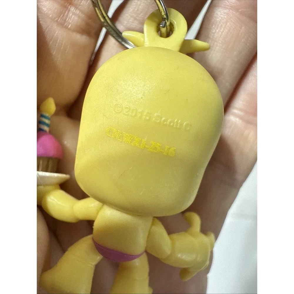 Five Nights At Freddy's Character Backpack Clips Keychain Golden Cupcake Nightma